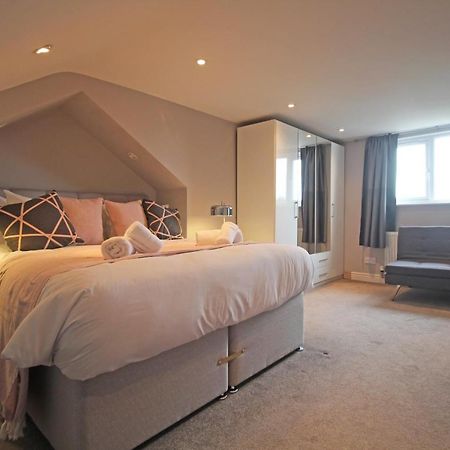 Queens Road - Luxury Spacious Home In Chester Christleton Kültér fotó