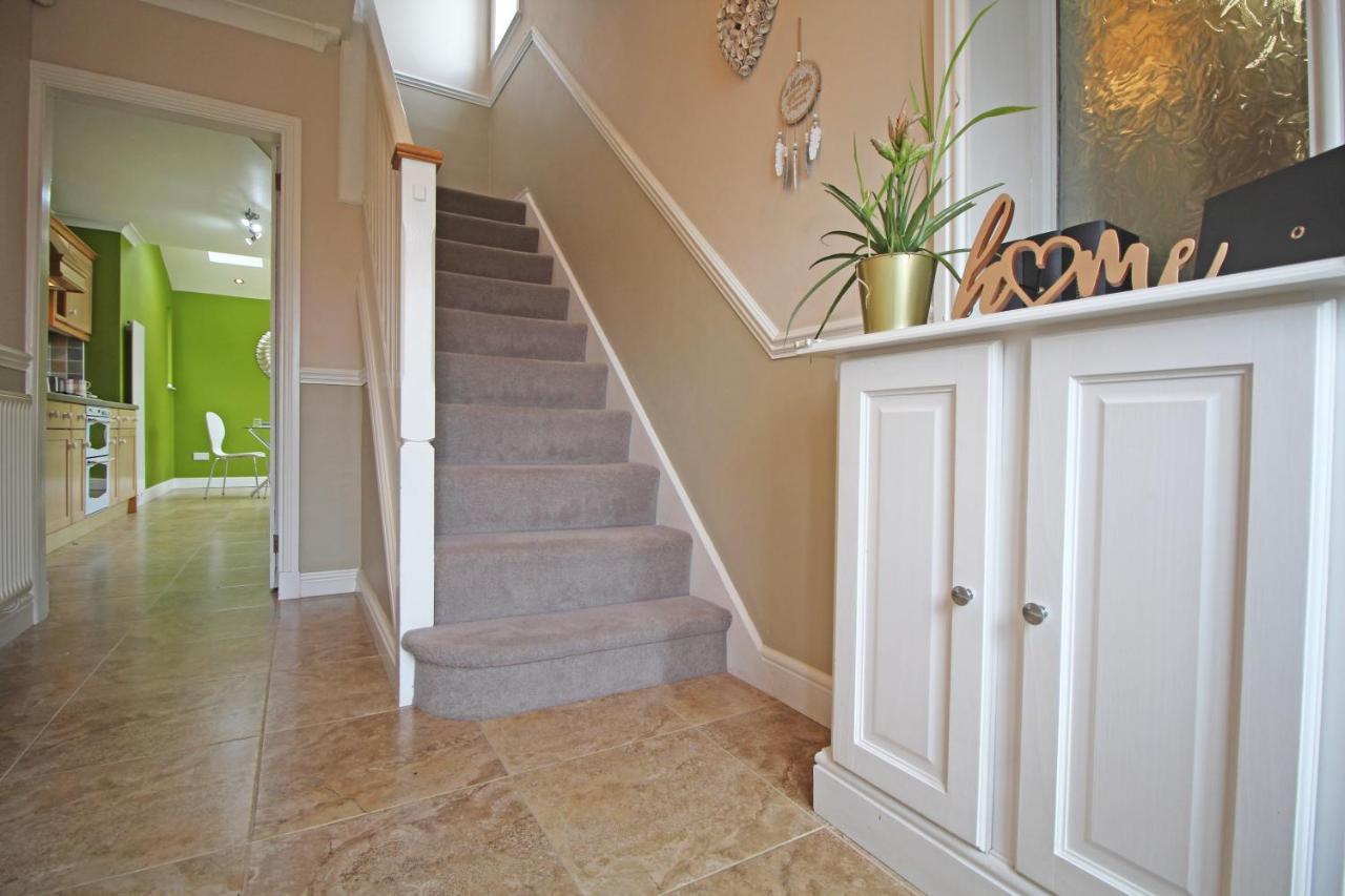 Queens Road - Luxury Spacious Home In Chester Christleton Kültér fotó