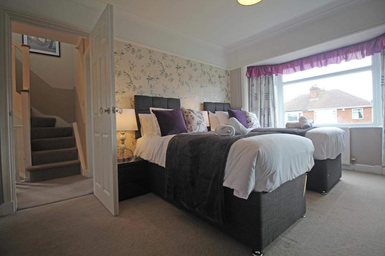 Queens Road - Luxury Spacious Home In Chester Christleton Kültér fotó