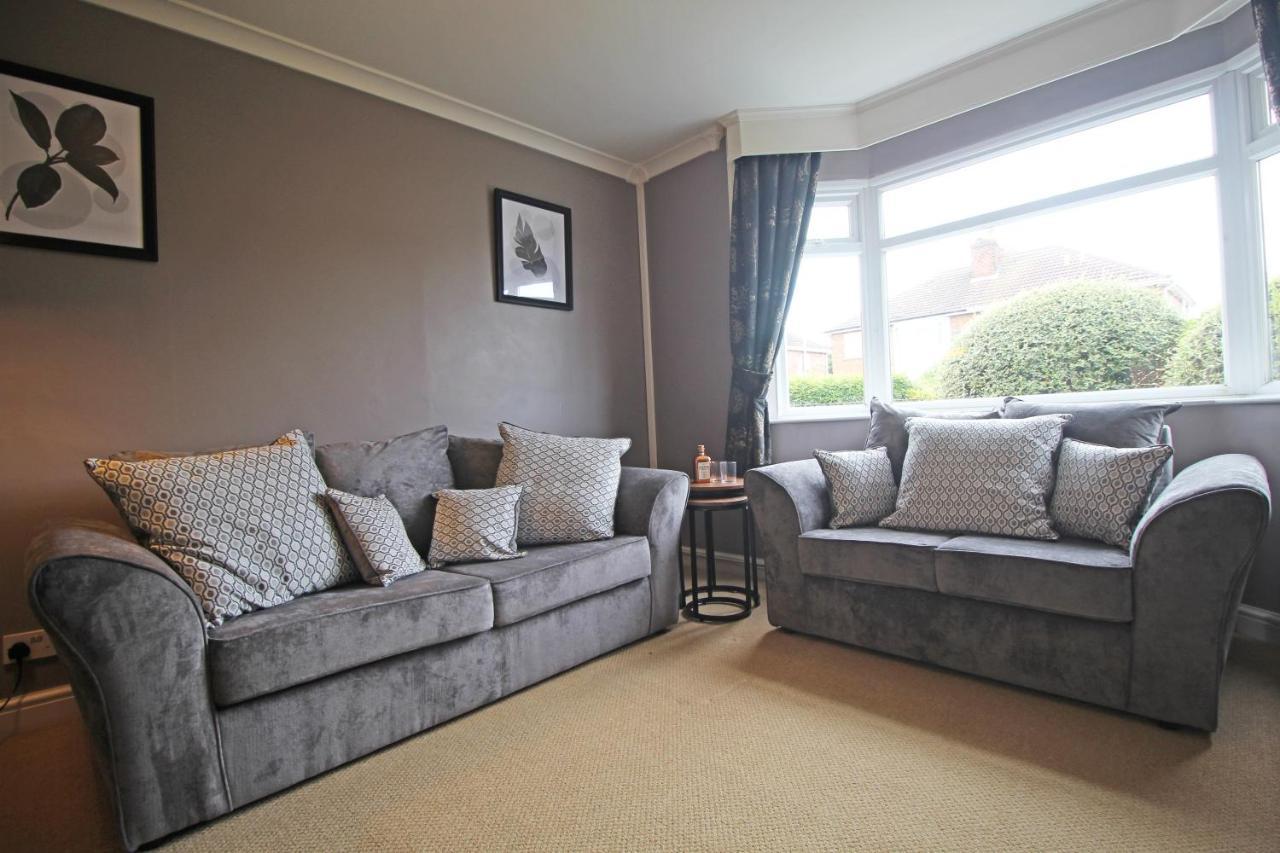 Queens Road - Luxury Spacious Home In Chester Christleton Kültér fotó