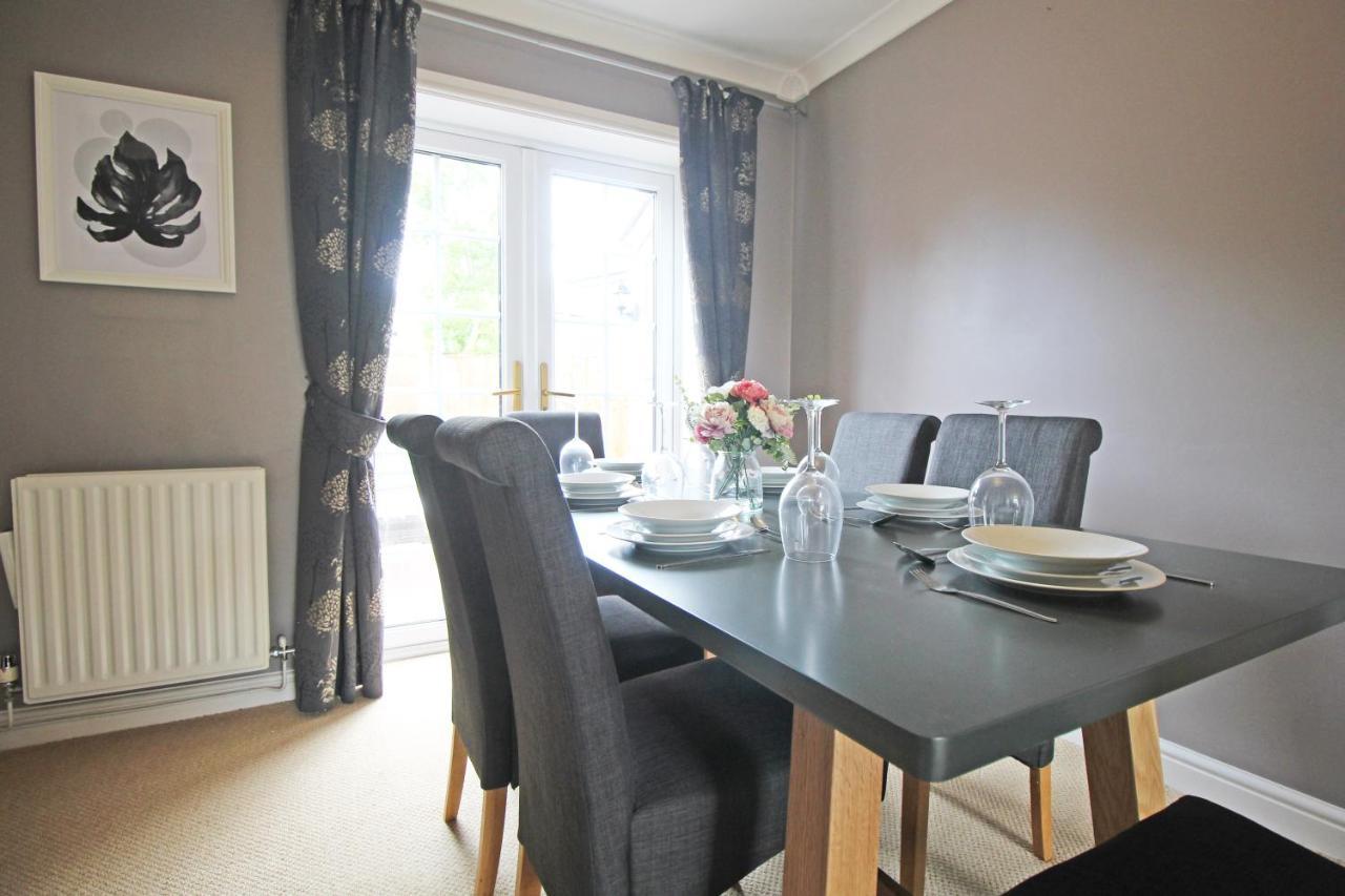 Queens Road - Luxury Spacious Home In Chester Christleton Kültér fotó