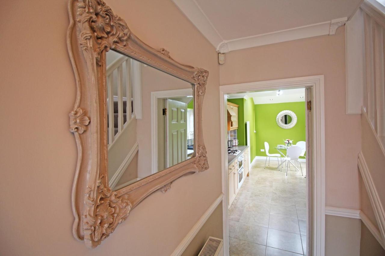 Queens Road - Luxury Spacious Home In Chester Christleton Kültér fotó