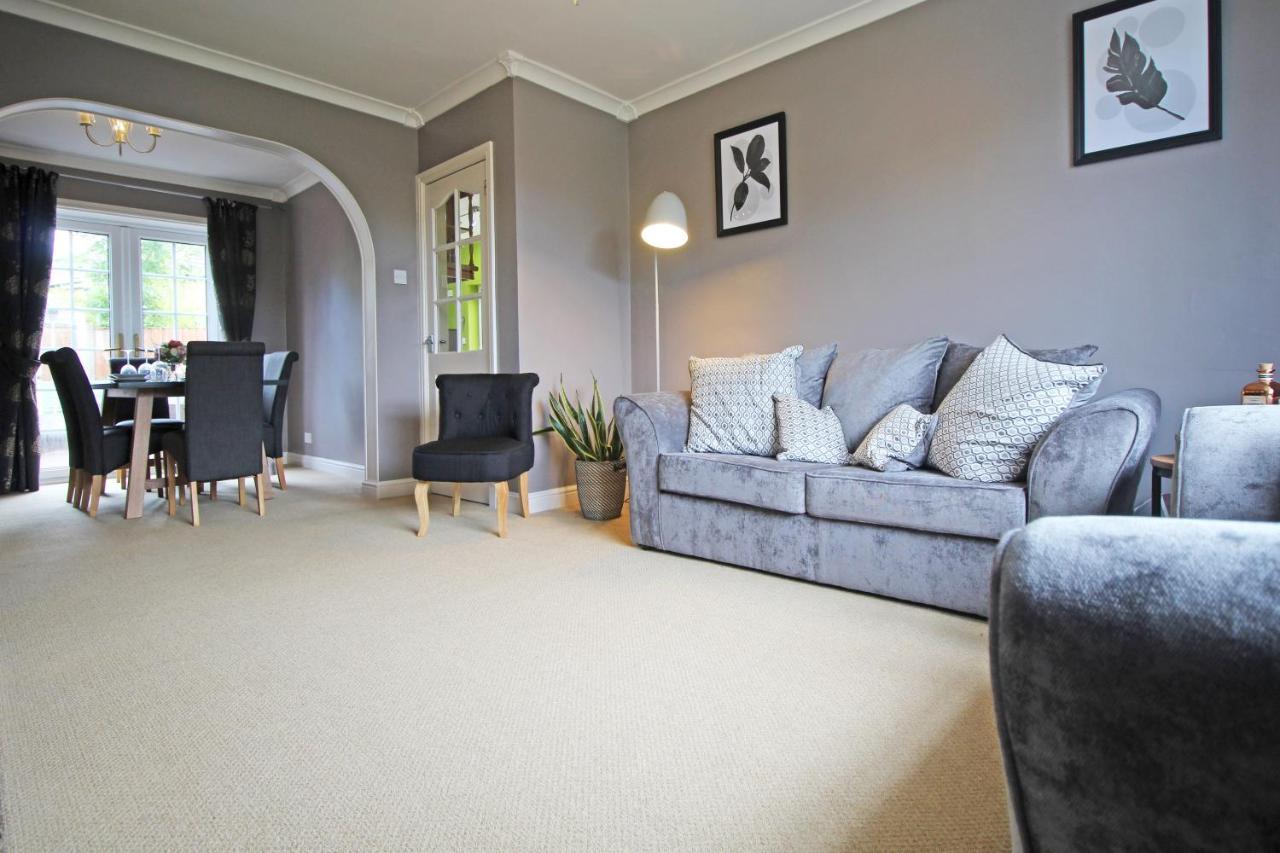 Queens Road - Luxury Spacious Home In Chester Christleton Kültér fotó