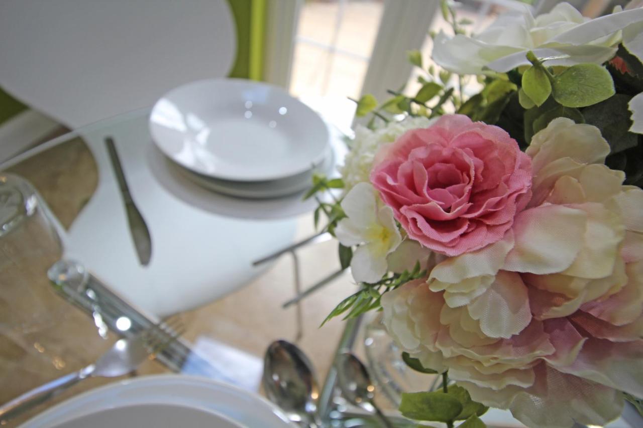 Queens Road - Luxury Spacious Home In Chester Christleton Kültér fotó