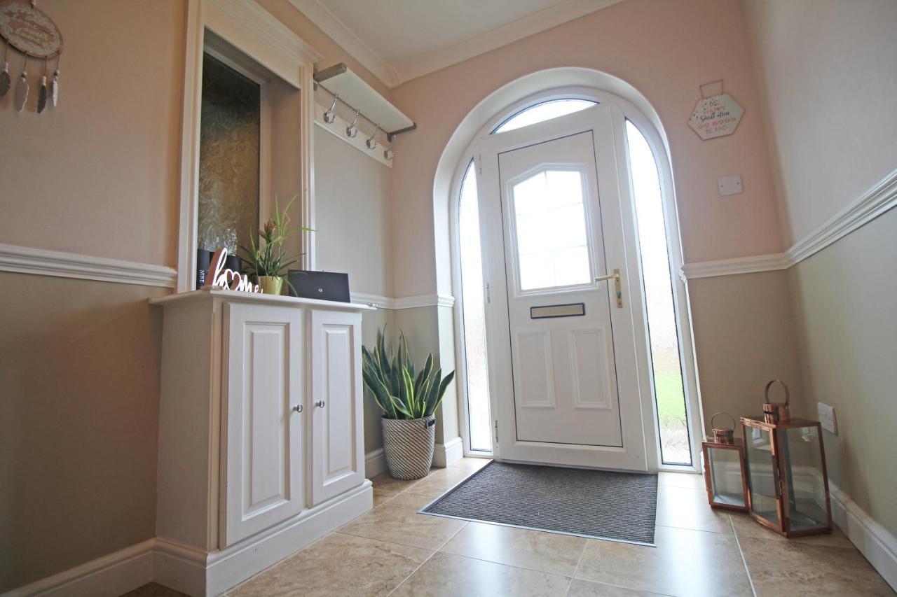 Queens Road - Luxury Spacious Home In Chester Christleton Kültér fotó
