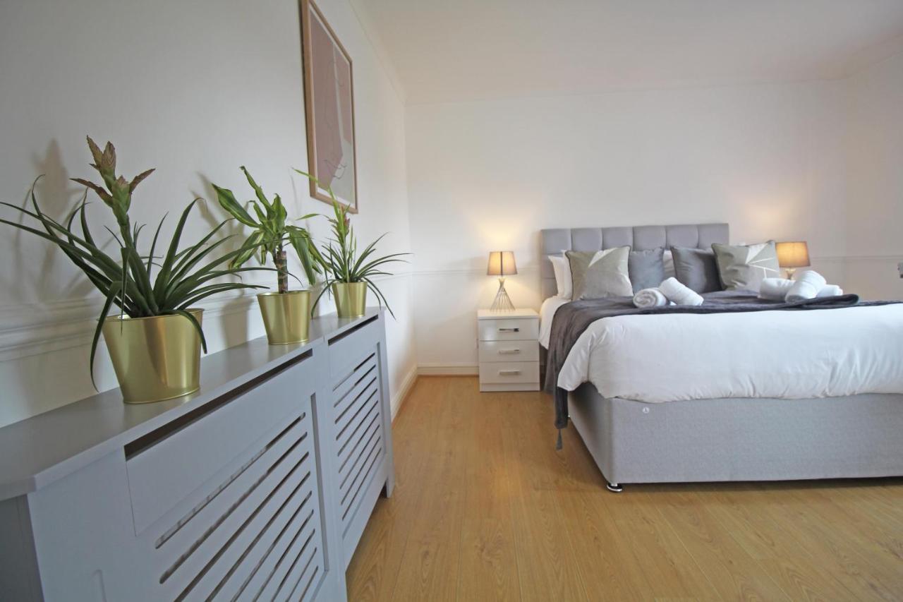 Queens Road - Luxury Spacious Home In Chester Christleton Kültér fotó