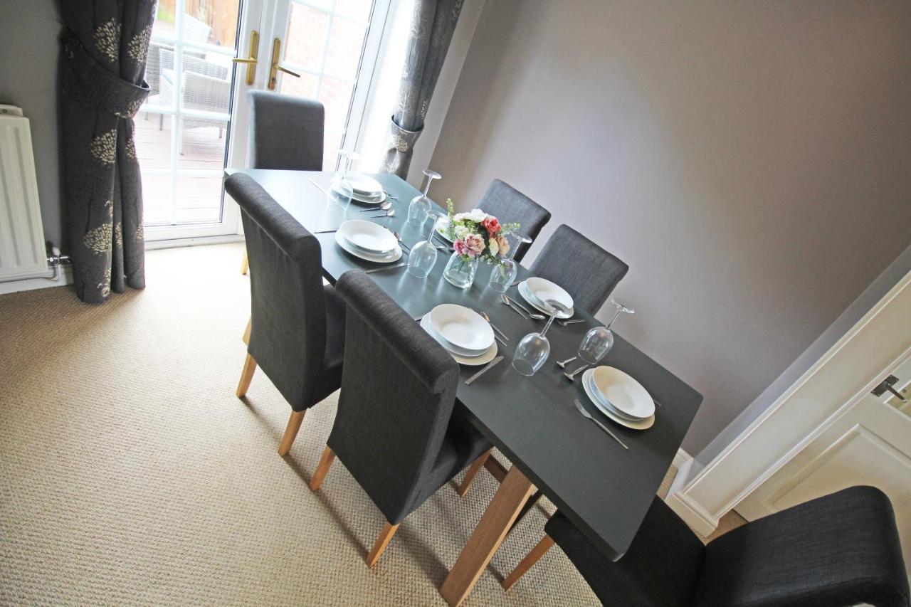 Queens Road - Luxury Spacious Home In Chester Christleton Kültér fotó