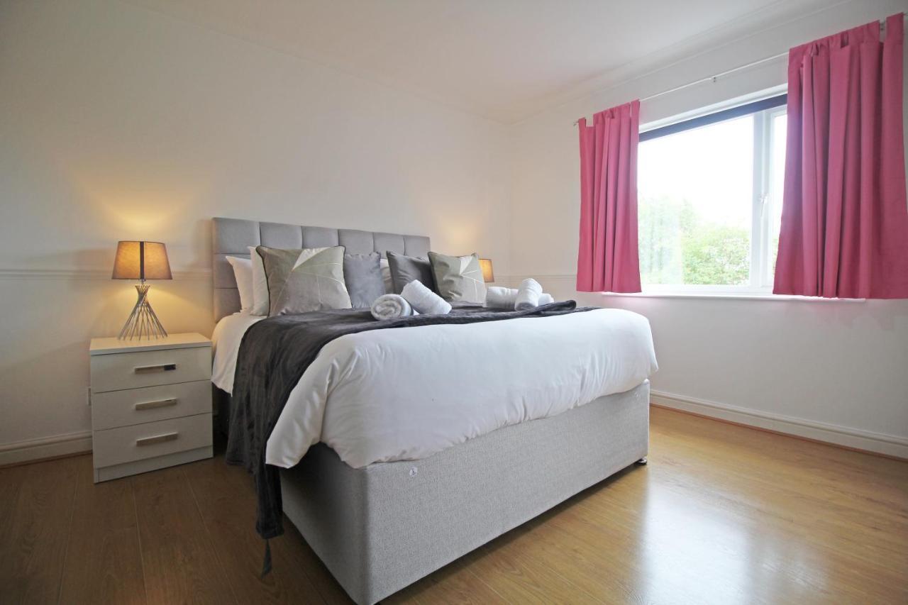 Queens Road - Luxury Spacious Home In Chester Christleton Kültér fotó